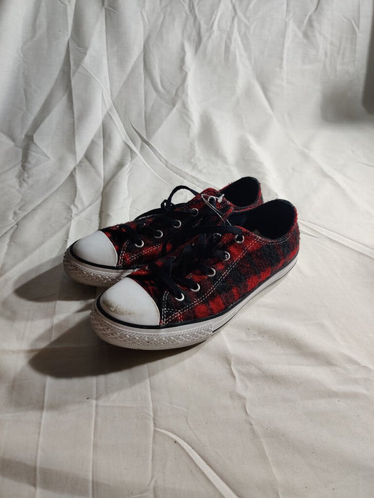 Converse Low Tops,Size 3