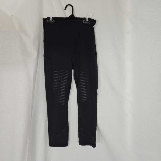 Lululemon hi-rise crops with pockets, size 3