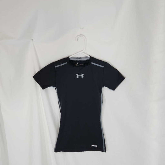 Under Armour short sleeve heatgear top, size 7