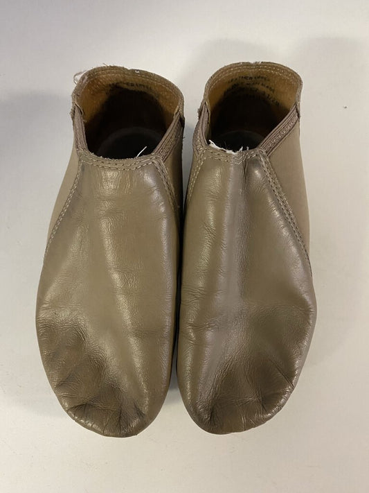 Leo Dance Shoes, size 3.5